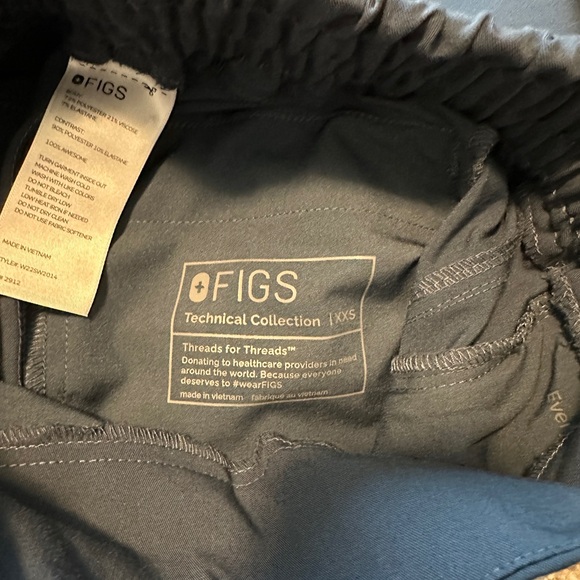 High-Waisted FIGS Scrub Bottoms - Picture 4 of 4